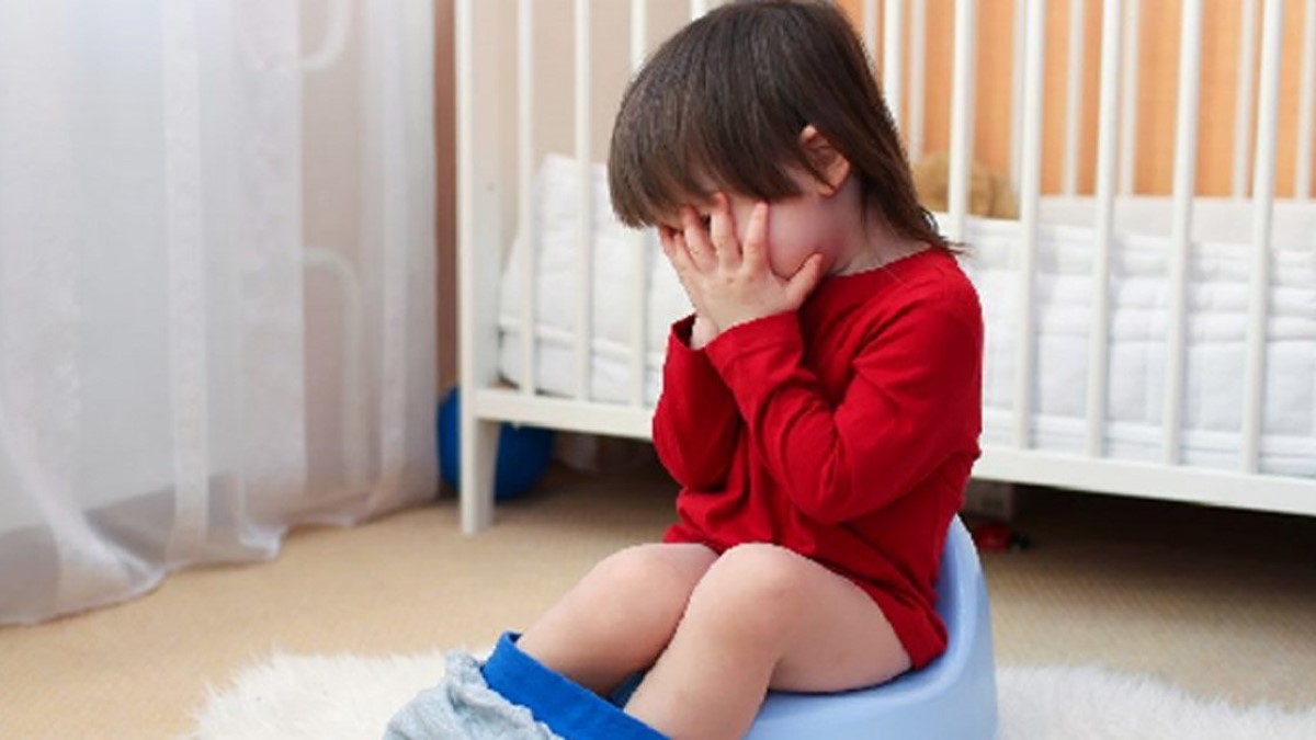 Mẹ nên đưa con đi khám nếu con bị rối loạn tiêu hóa thường xuyên