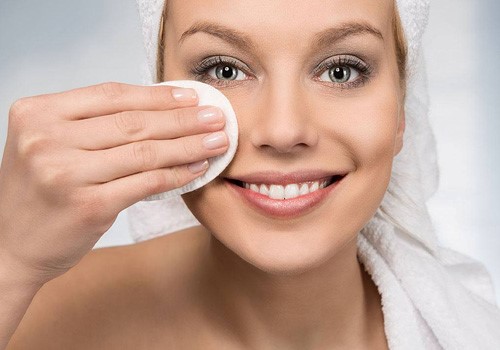 sữa rửa mặt kiêm tẩy trang 