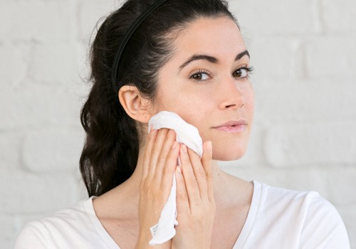 sữa rửa mặt cho da khô