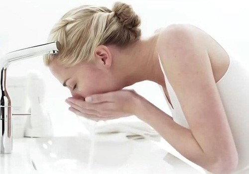 sữa rửa mặt cho da khô