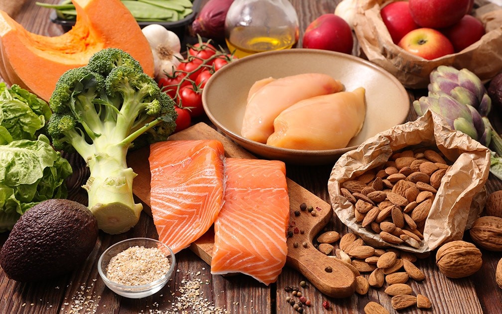 Thịt trắng và các loại hạt giúp giảm nguy cơ tai biến