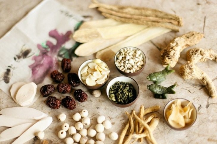 Dùng bài thuốc Đông y giúp hỗ trợ điều trị thoái hóa 