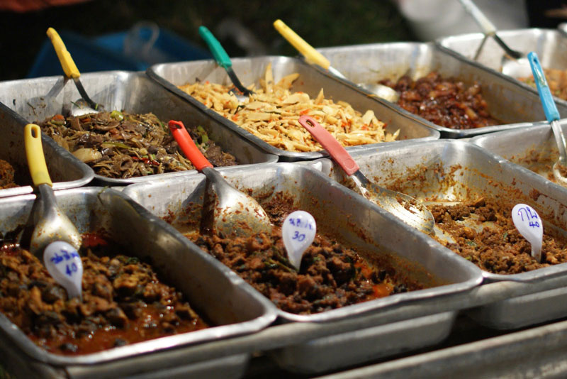 Ăn uống thực phẩm không đảm bảo vệ sinh làm tăng nguy cơ nhiễm virus viêm gan A