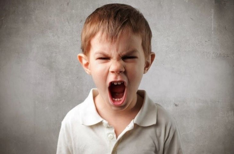 Bé bị khản tiếng không ho