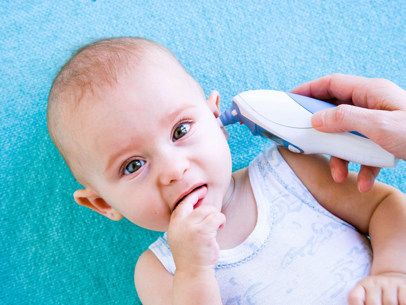 Bé sốt cao