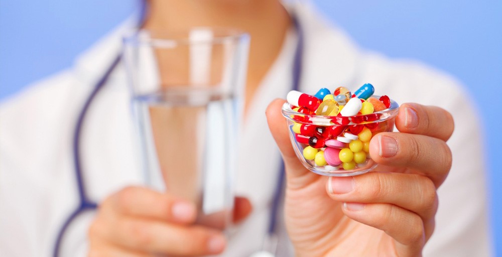 Có nhiều loại thuốc điều trị đau khớp háng