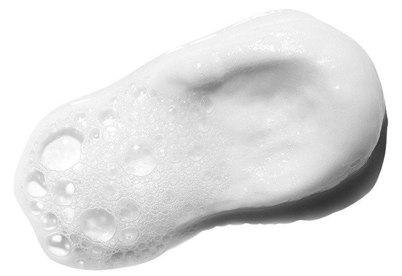 da nhạy cảm dễ nổi mụn