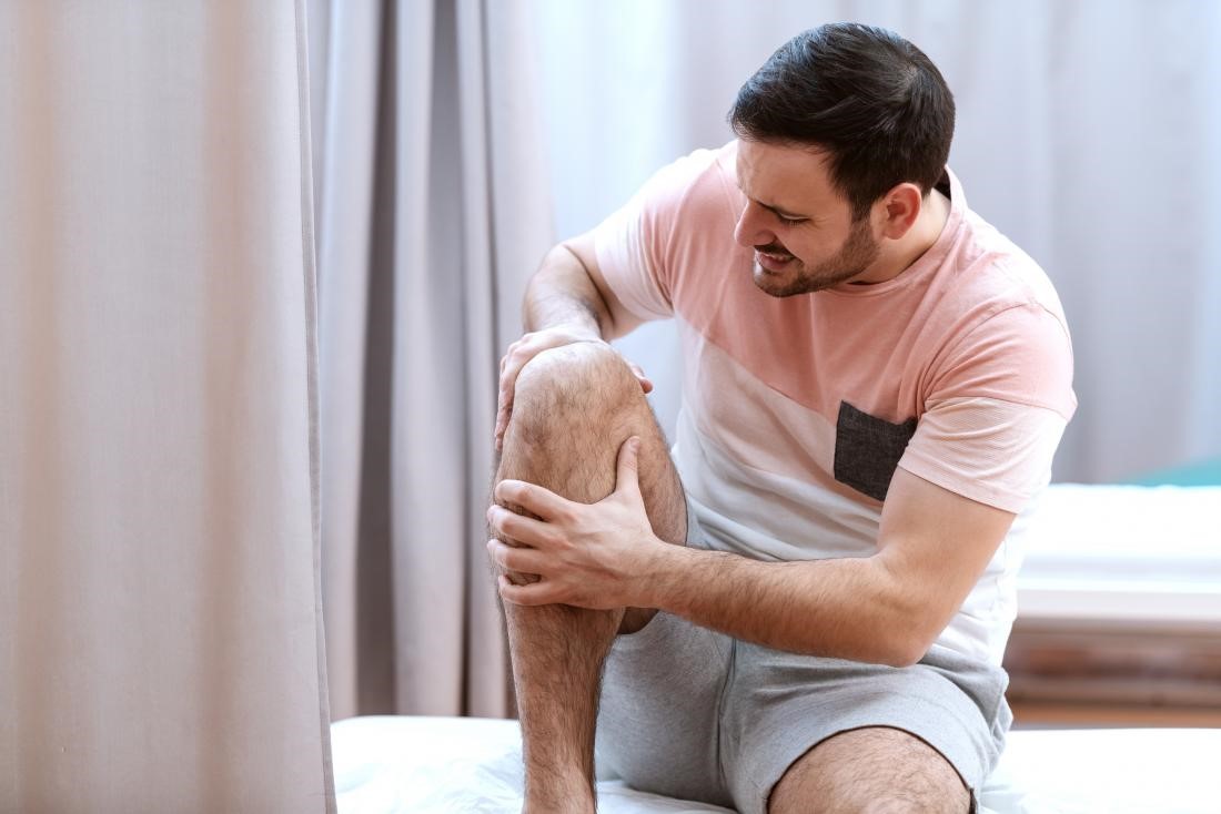 đau đầu gối ở người trẻ