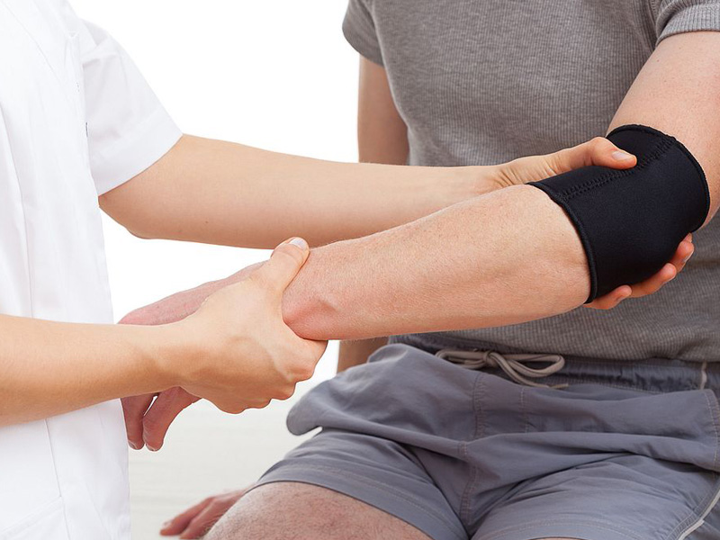 đau nhức khớp khuỷu tay