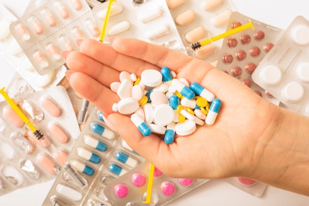 ngồi lâu bị đau lưng