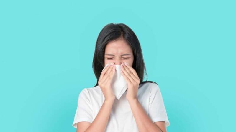 Người bị cảm lạnh nên làm gì để mau khỏi là thắc mắc của nhiều người