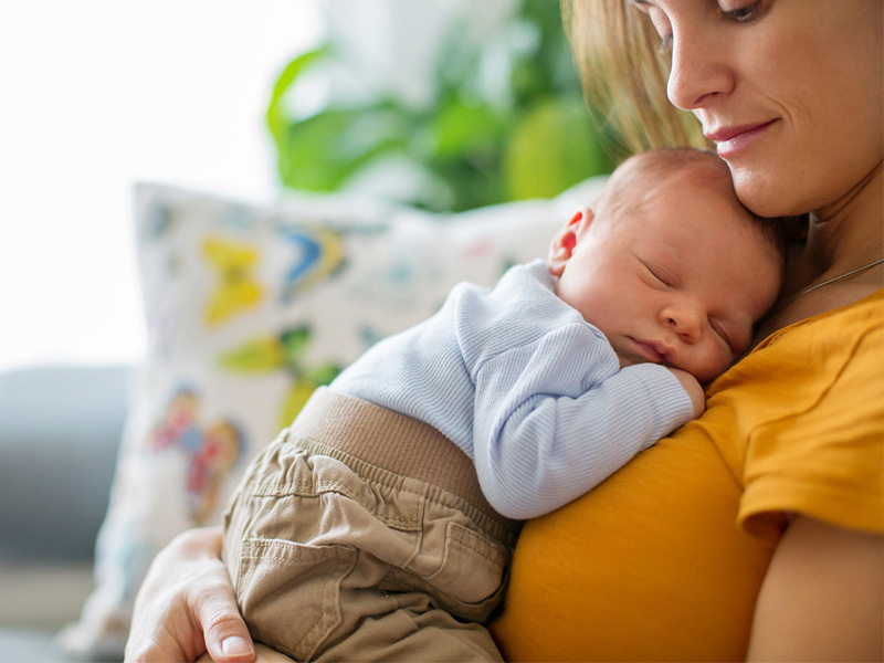 Trẻ sơ sinh bị sốt cao