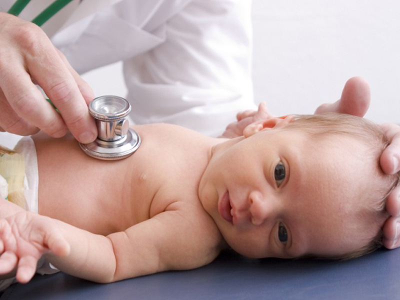 Trẻ sơ sinh bị sốt cao