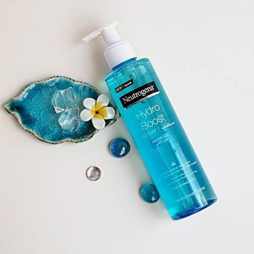 sữa rửa mặt giữ ẩm