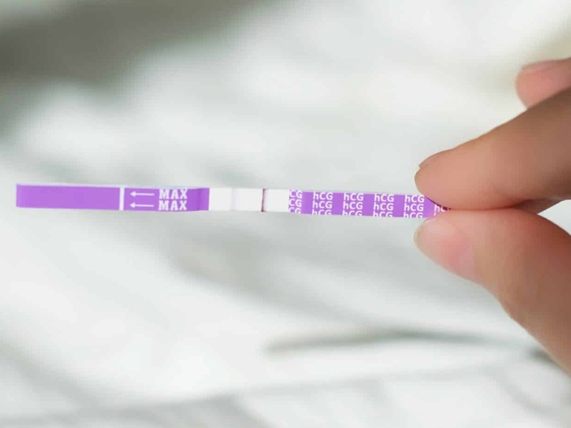 thử thai vạch đậm vạch mờ