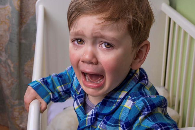 trẻ bị khản tiếng phải làm sao