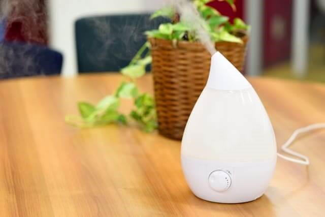 trẻ bị ngạt mũi khô