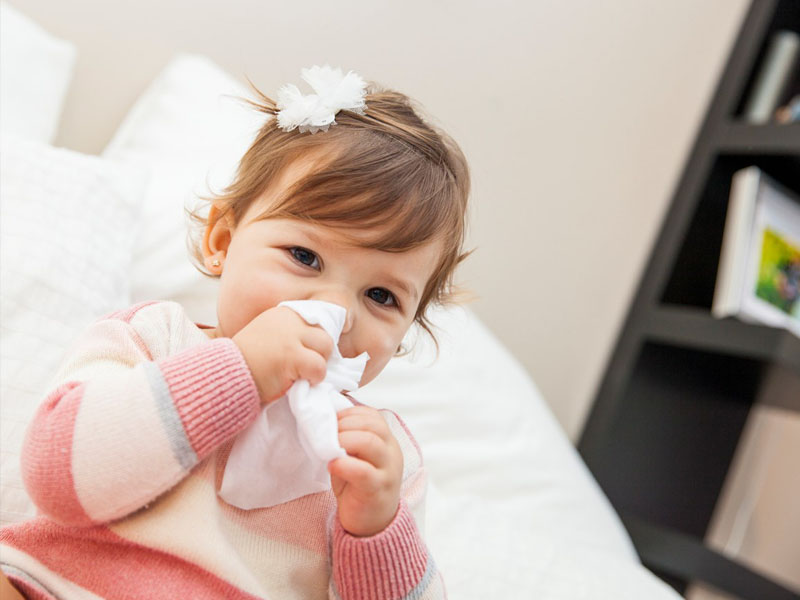 trẻ bị ngạt mũi khi ngủ