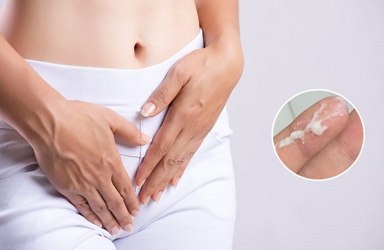 vệ sinh vùng kín bằng nước chè khô