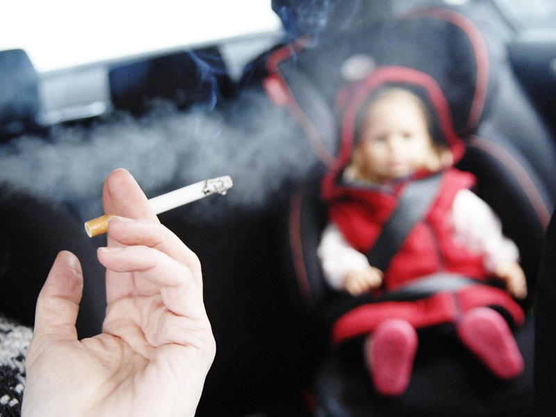 người bệnh viêm mũi xoang nên tránh xa khói thuốc