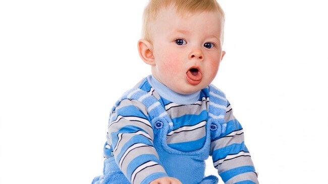 xịt họng giảm ho cho bé