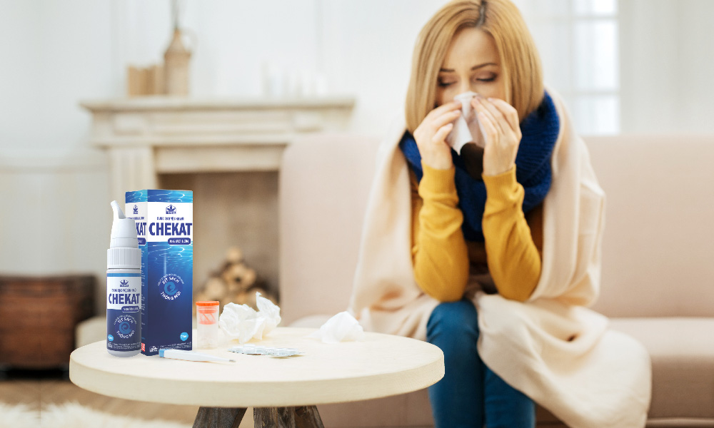 Rửa mũi bằng dung dịch vệ sinh mũi Chekat là cách giúp làm ẩm niêm mạc mũi hiệu quả