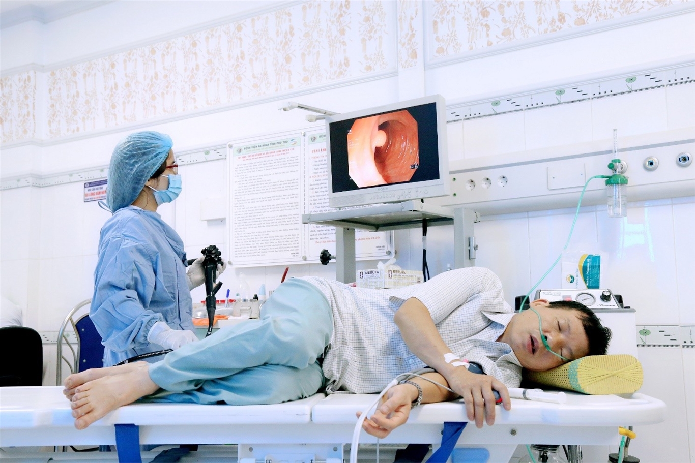 Nội soi đại trực tràng giúp phát hiện và xử lý sớm các polyp gây ung thư. Ảnh BVĐK Phú Thọ