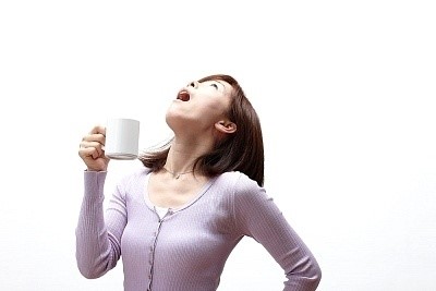 Nước lọc được khuyên là loại nước xúc miệng tốt nhất