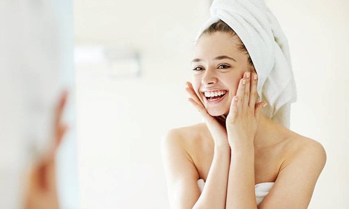 Rửa mặt là bước đầu tiên và quan trọng nhất quyết định tới cả quá trình làm đẹp da của bạn