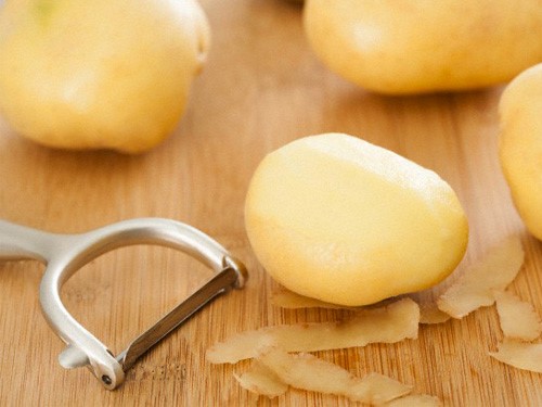 Vitamin B trong khoai tây giúp tái tạo da và niacin giúp làm sáng da