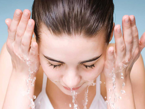 lựa chọn sữa rửa mặt cho da dầu phù hợp