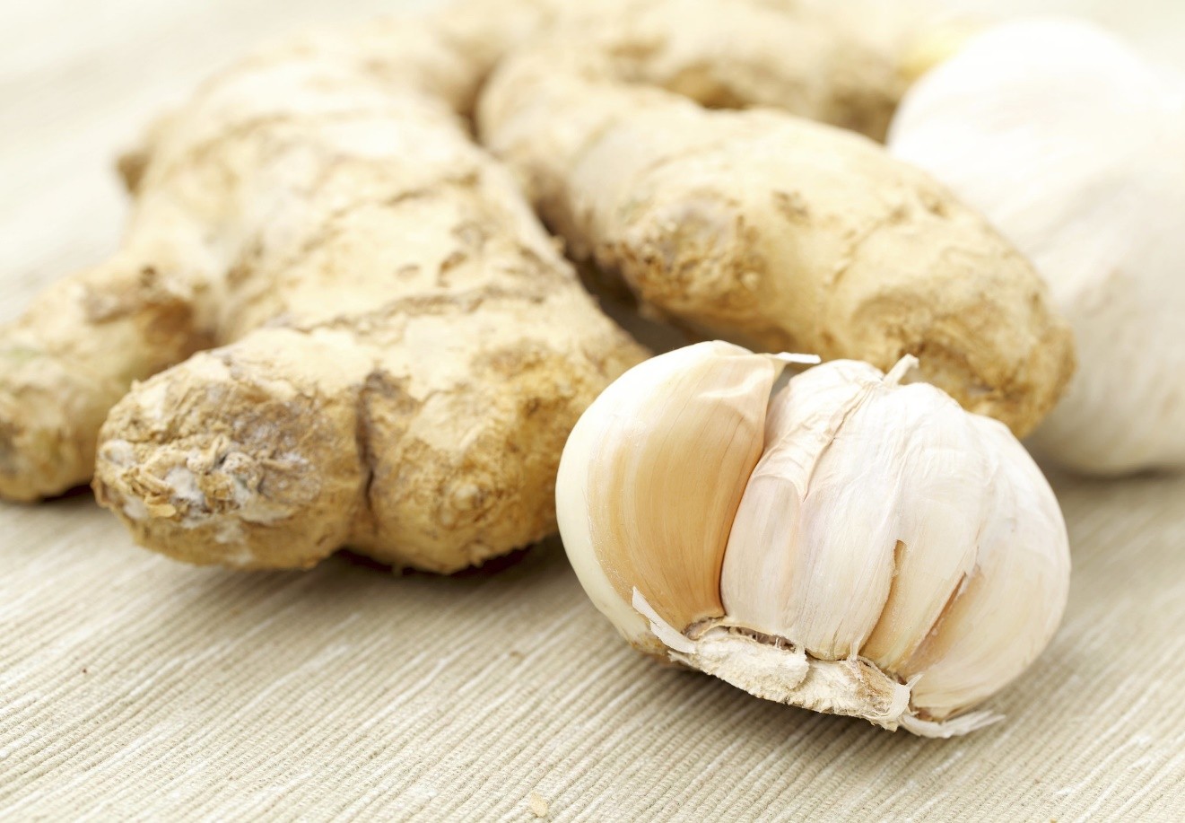 Gừng tỏi là 2 loại củ gia vị tốt cho cơ thể khỏe mạnh nhưng lại có thể hại gan